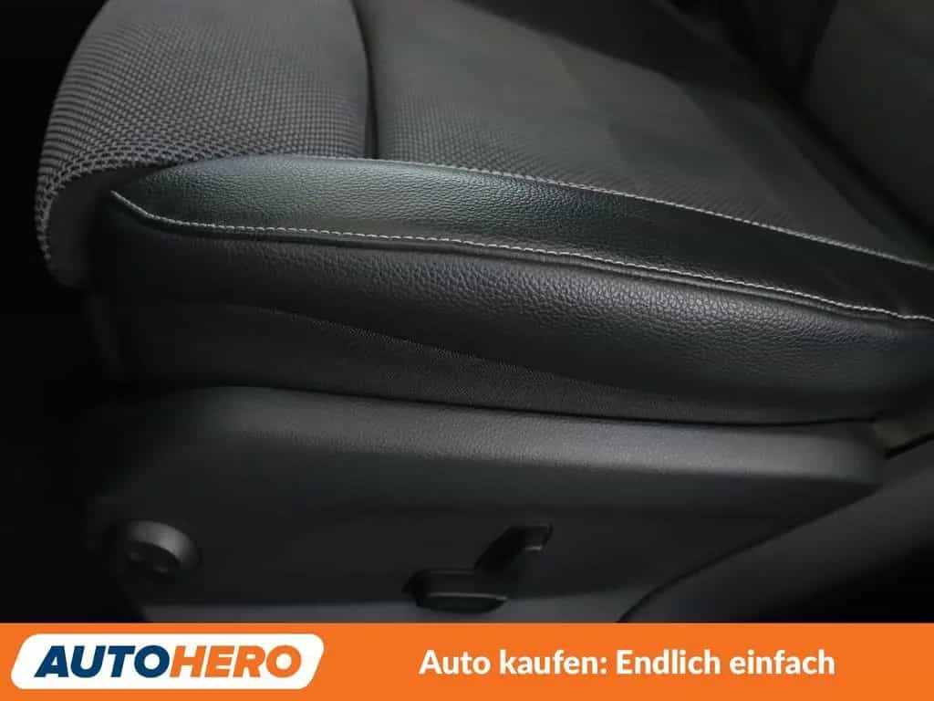 Mercedes-Benz E-Class 220 d Avantgarde Aut.*LED*TEMPO*CAM*PDC*SHZ* 11/2016-photo-27