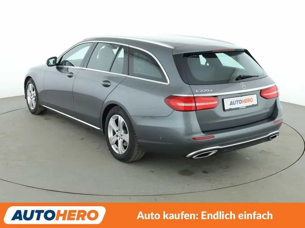 Mercedes-Benz E-Class 220 d Avantgarde Aut.*LED*TEMPO*CAM*PDC*SHZ* 11/2016-photo-3
