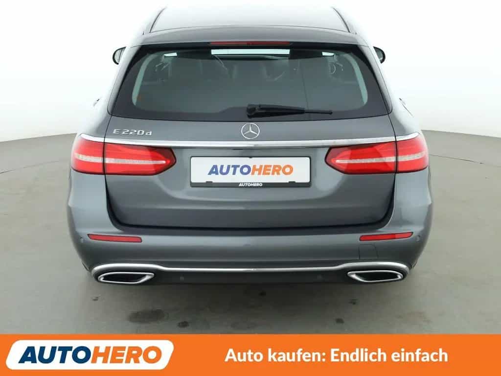Mercedes-Benz E-Class 220 d Avantgarde Aut.*LED*TEMPO*CAM*PDC*SHZ* 11/2016-photo-4