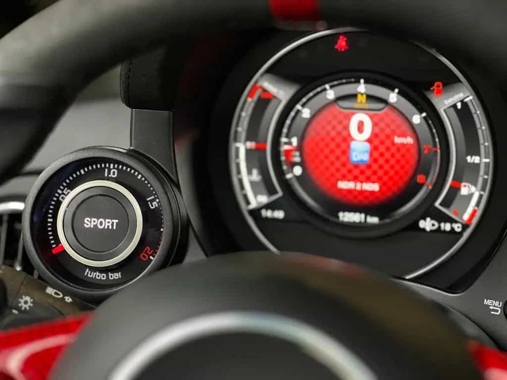 Abarth 695C Cabrio Aut. KLIMA CARPLAY RFK ALU 04/2024-photo-13