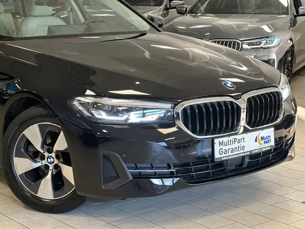 BMW 5 Series 09/2023-photo-1