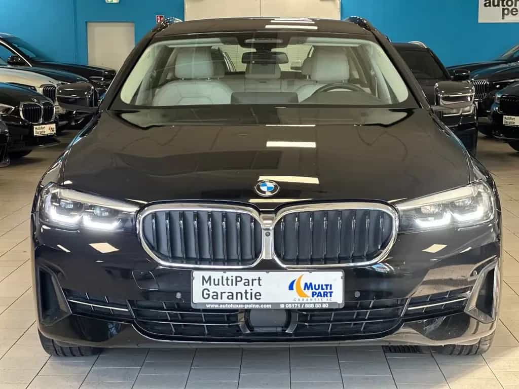 BMW 5 Series 09/2023-photo-10
