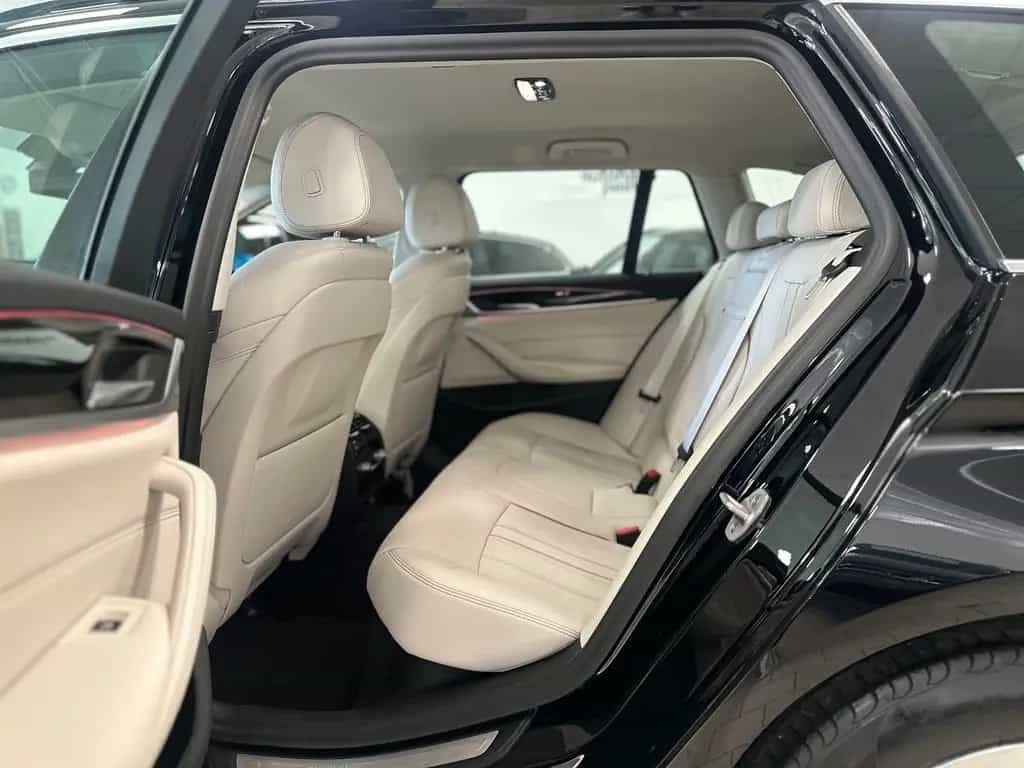 BMW 5 Series 09/2023-photo-19