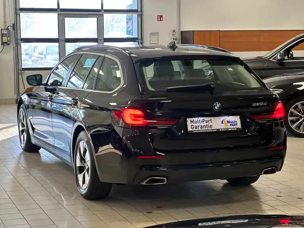 BMW 5 Series 09/2023-photo-8