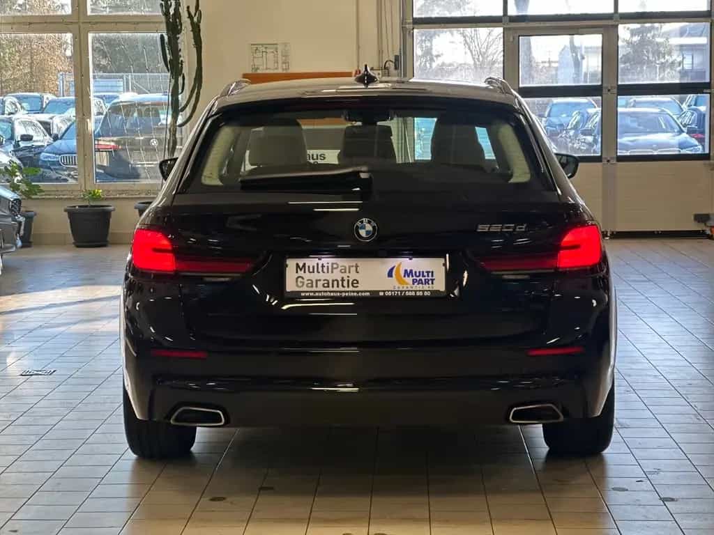 BMW 5 Series 09/2023-photo-9
