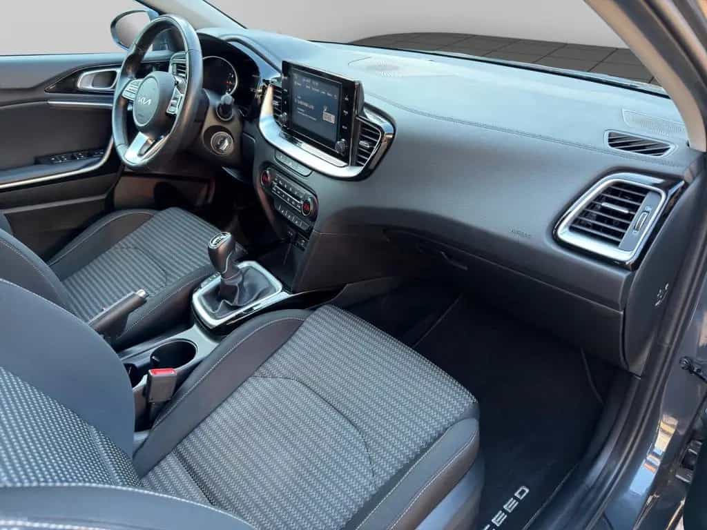 Kia Ceed Vision DAB+ TEMP KAMERA SHZ PDC 04/2022-photo-18