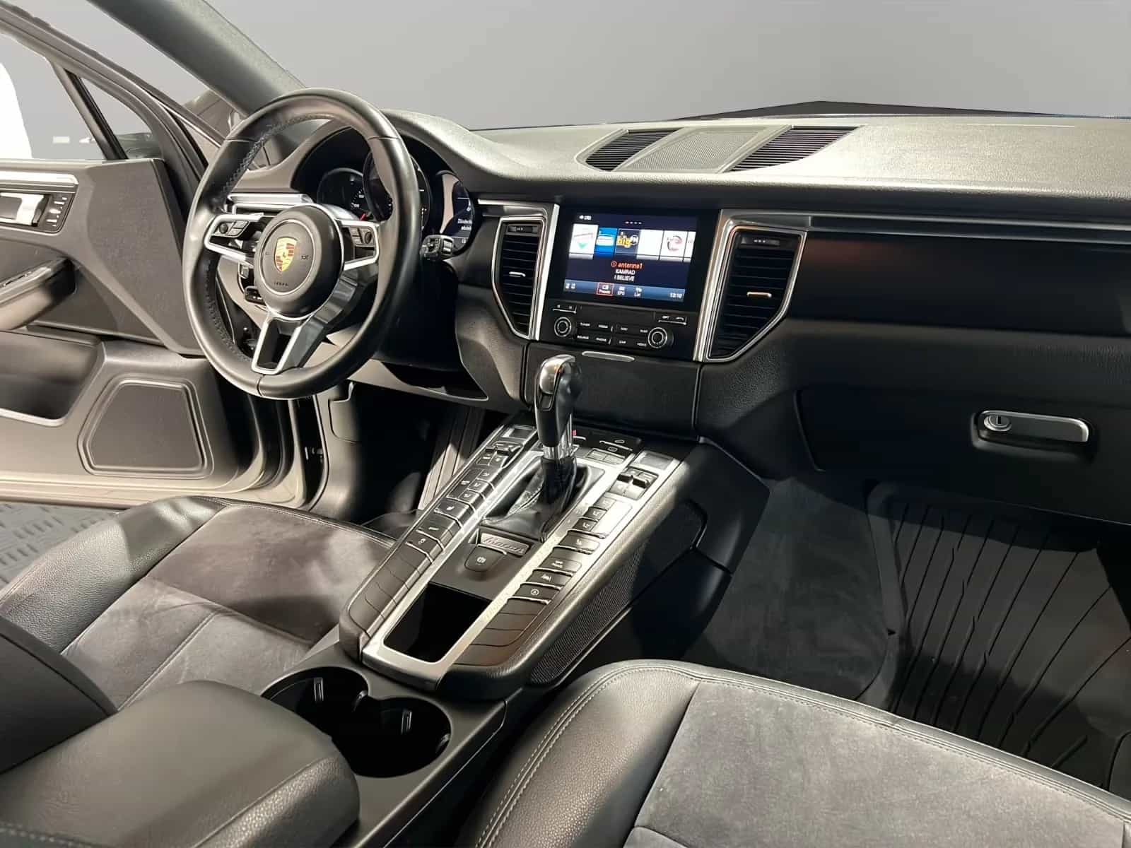 Porsche Macan 05/2018-photo-10
