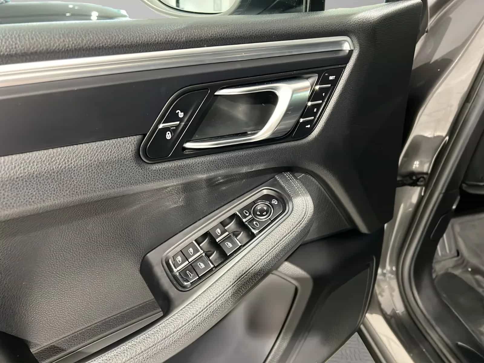 Porsche Macan 05/2018-photo-13