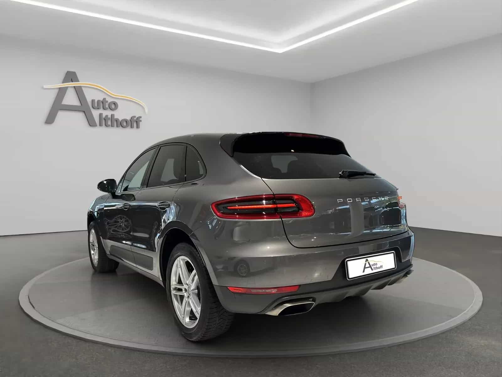Porsche Macan 05/2018-photo-3