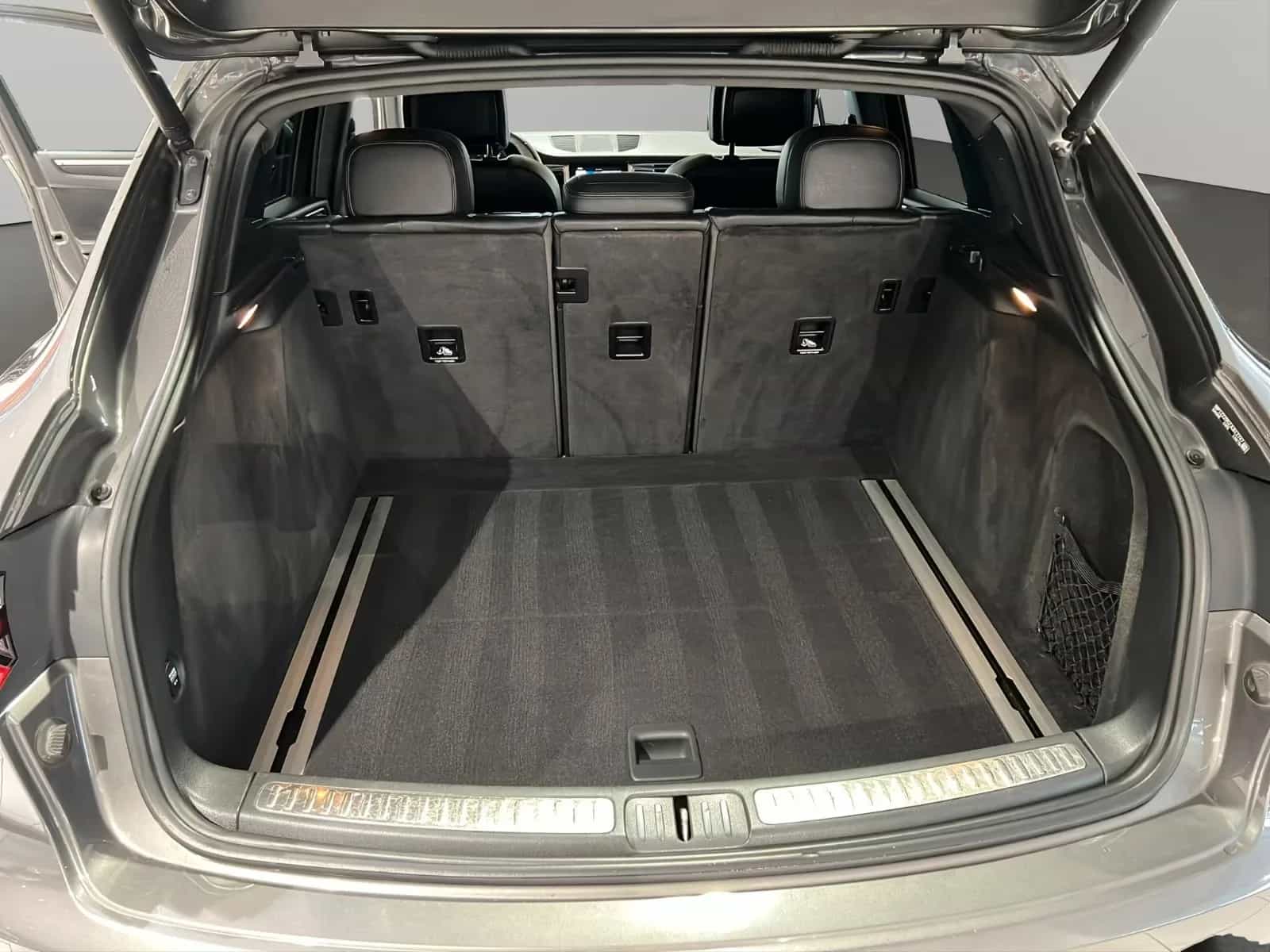 Porsche Macan 05/2018-photo-8
