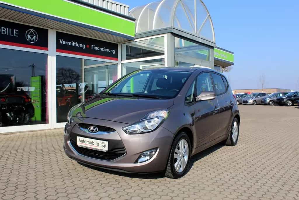Hyundai ix20 FIFA world Cup Edition 1-Hand Automatik 07/2014-photo-1