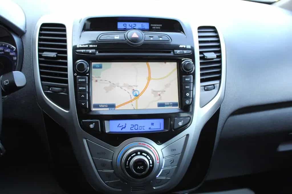 Hyundai ix20 FIFA world Cup Edition 1-Hand Automatik 07/2014-photo-14