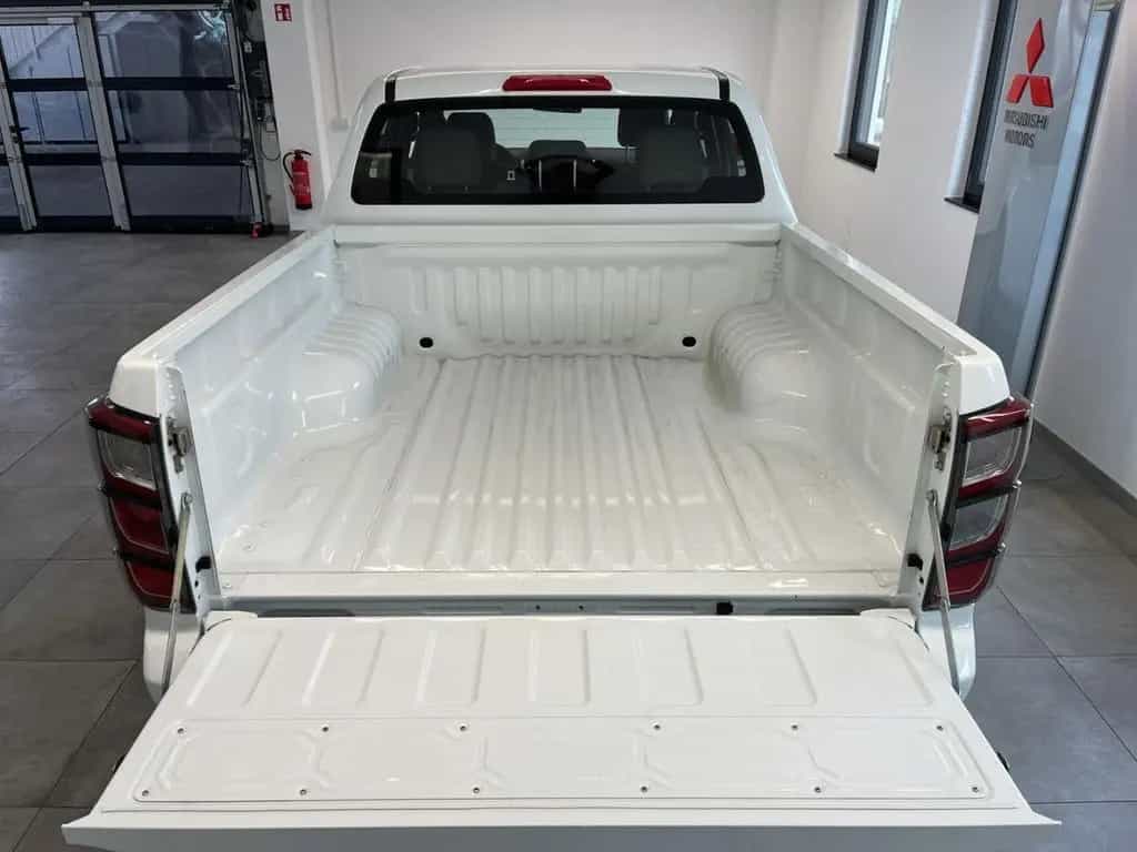 Isuzu D-Max 1.9L DoubleCab 4x4 LSE LED ACC PDC Kamera 10/2025-photo-5