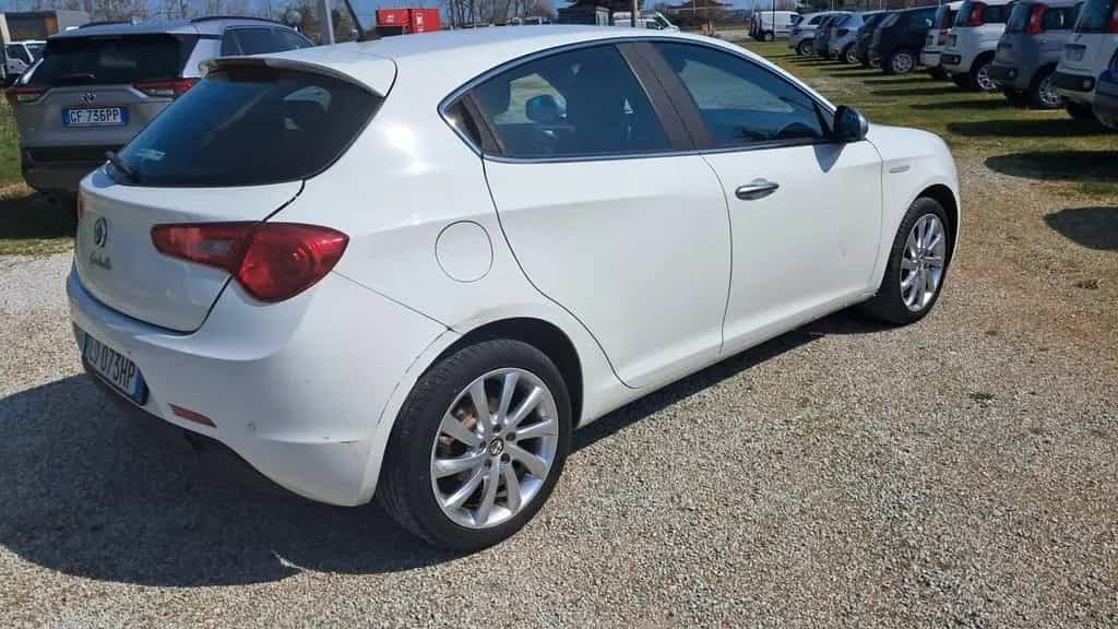 Alfa Romeo Giulietta 1.4 Turbo MultiAir Distinct 07/2010-photo-11