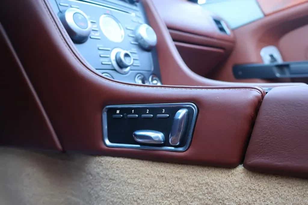 Aston Martin DB9 6.0 VOLANTE V12 CABRIO/RFK/KERAMIK/BI-XENON 07/2015-photo-17