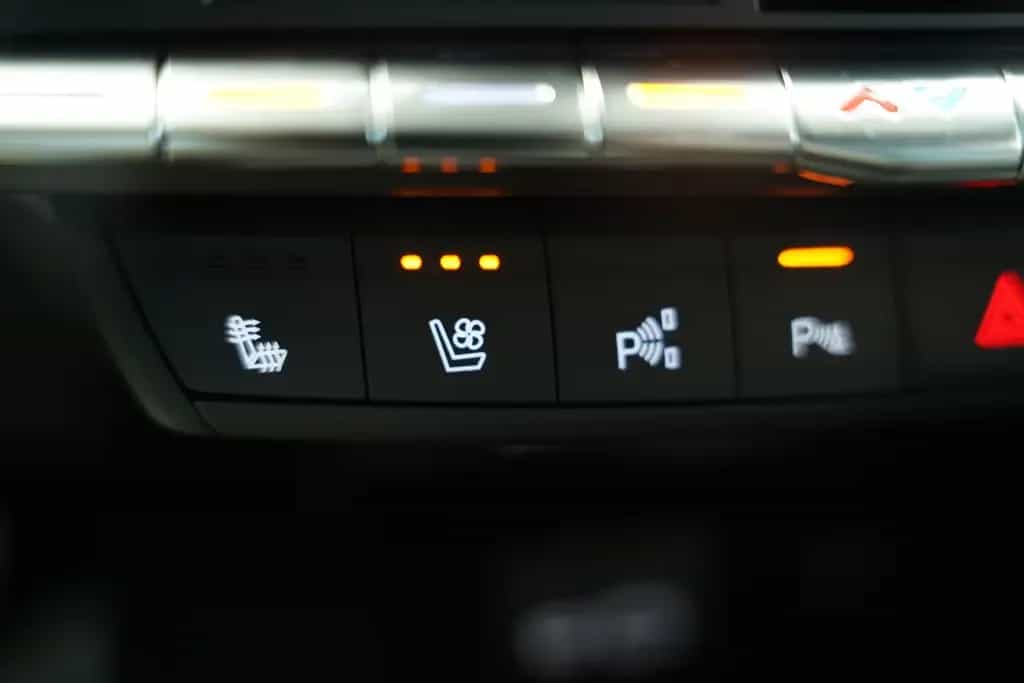 Cadillac XT4 Luxury 4WD *1.Hand *Memory *Leder *Digital 11/2022-photo-34