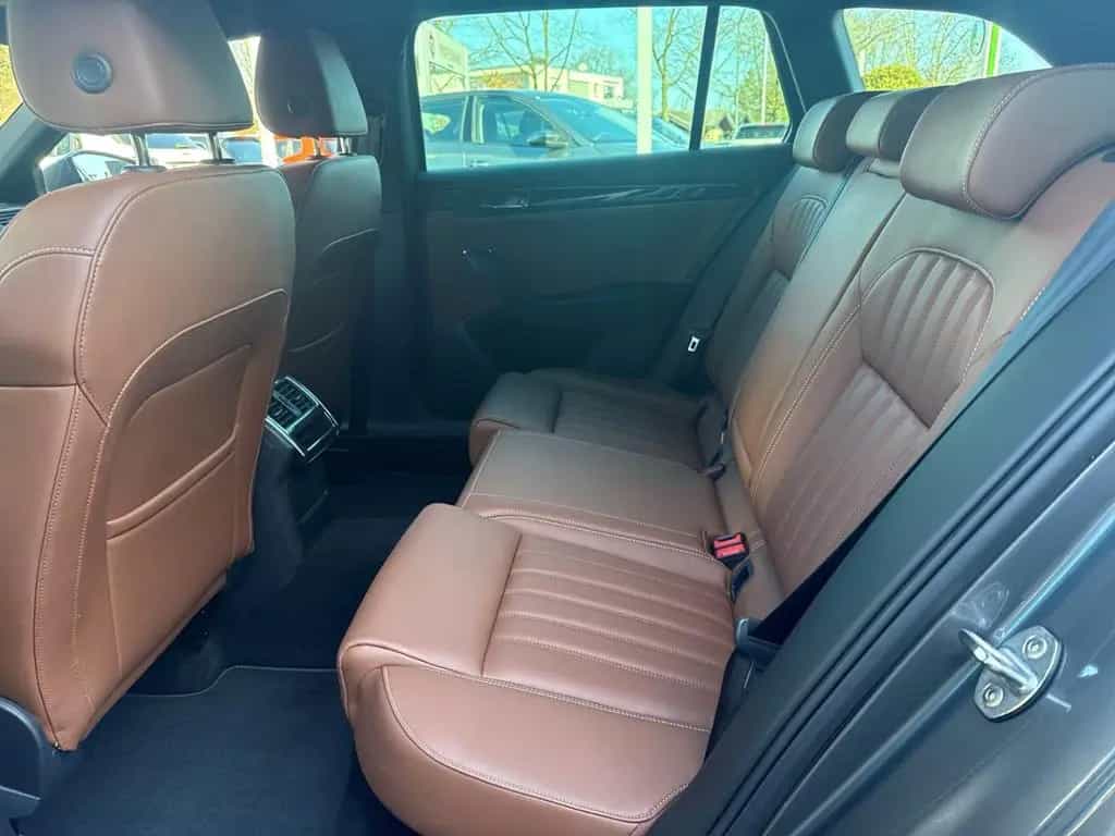 Skoda Superb Combi L&K*AHK-el. klappb*Navi*Leder*Digit 03/2023-photo-10