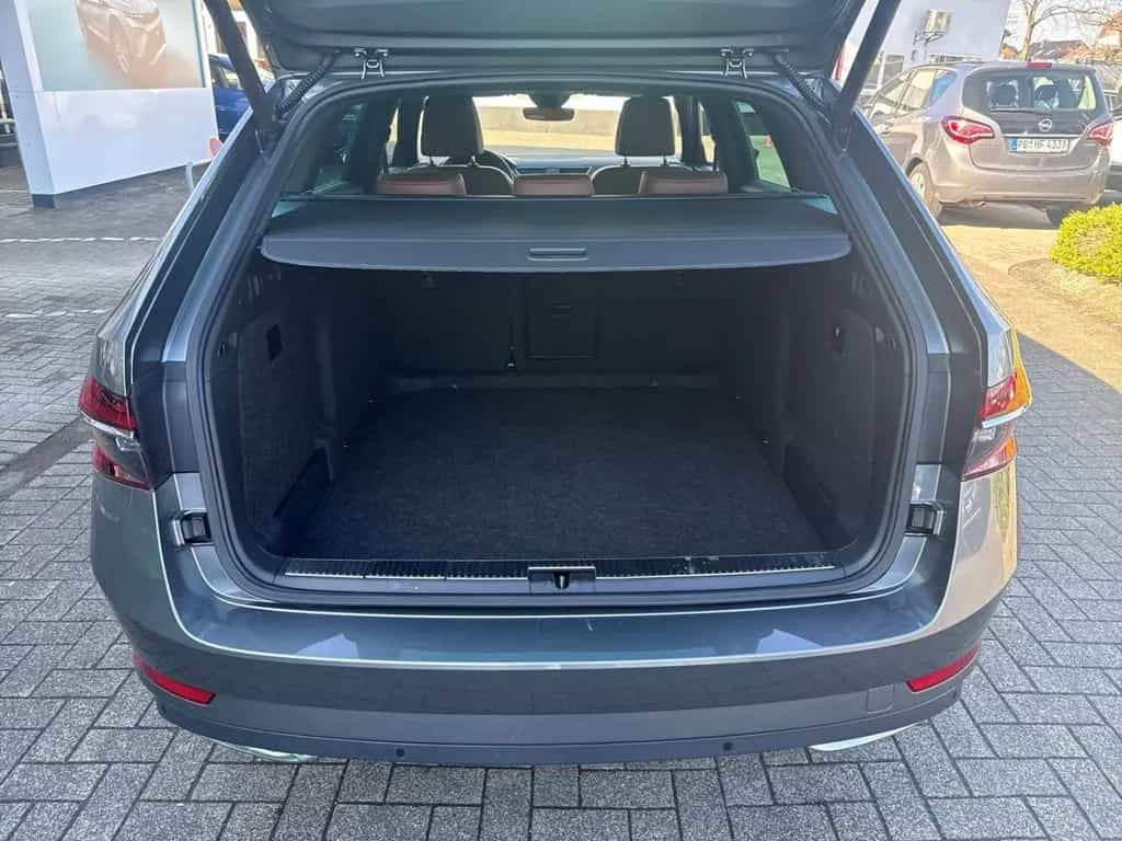 Skoda Superb Combi L&K*AHK-el. klappb*Navi*Leder*Digit 03/2023-photo-11