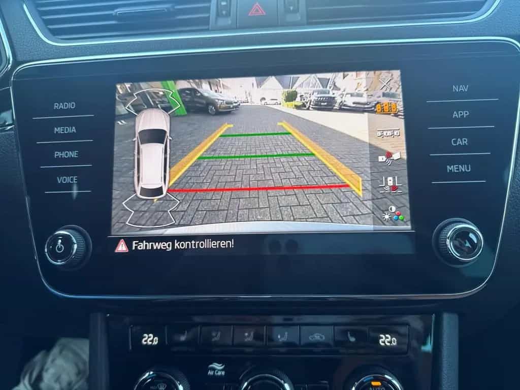 Skoda Superb Combi L&K*AHK-el. klappb*Navi*Leder*Digit 03/2023-photo-14