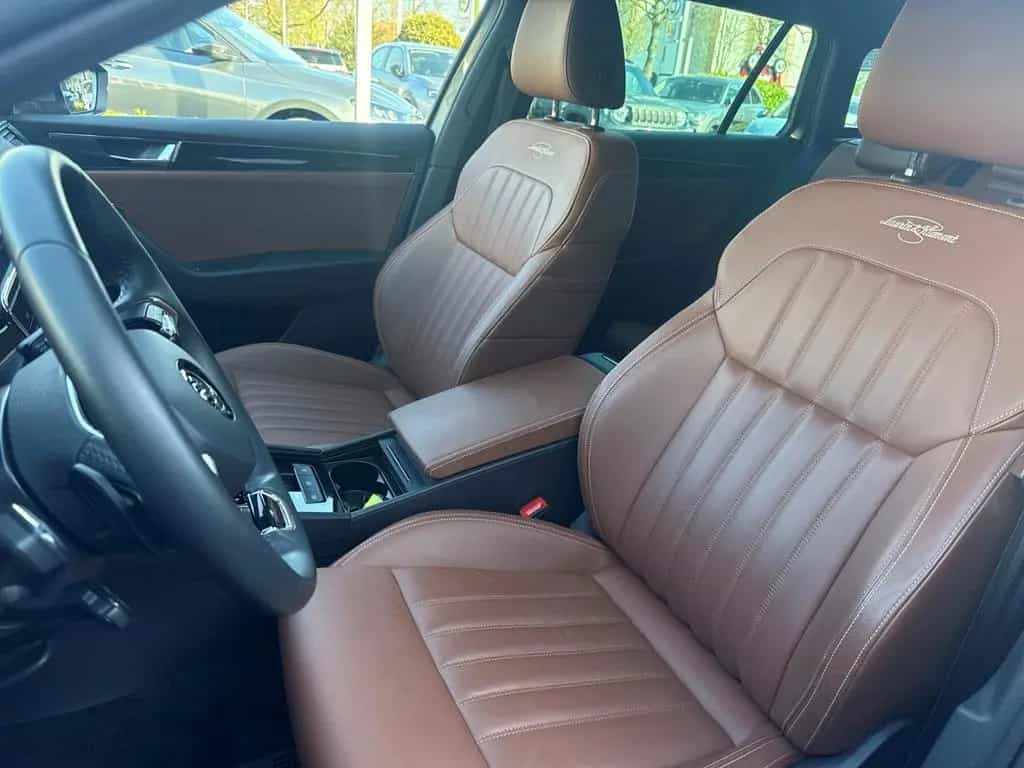 Skoda Superb Combi L&K*AHK-el. klappb*Navi*Leder*Digit 03/2023-photo-9