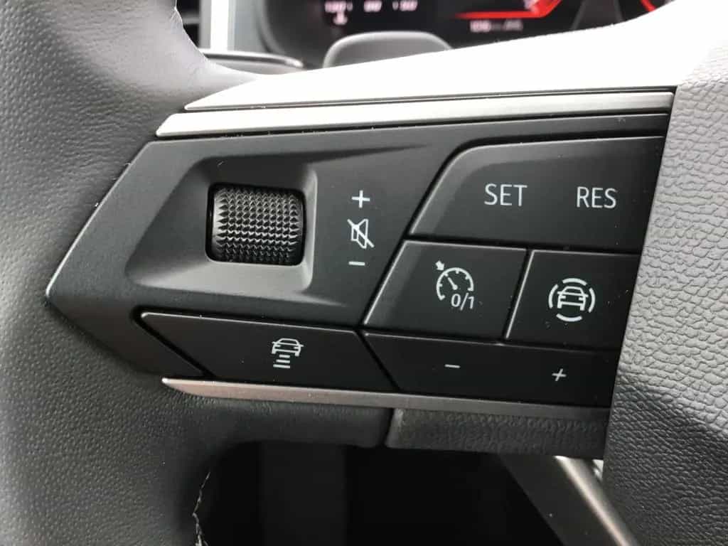 Seat Ateca 2.0 TDI Style DSG+AHK+LED+18"+ACC 01/2026-photo-25