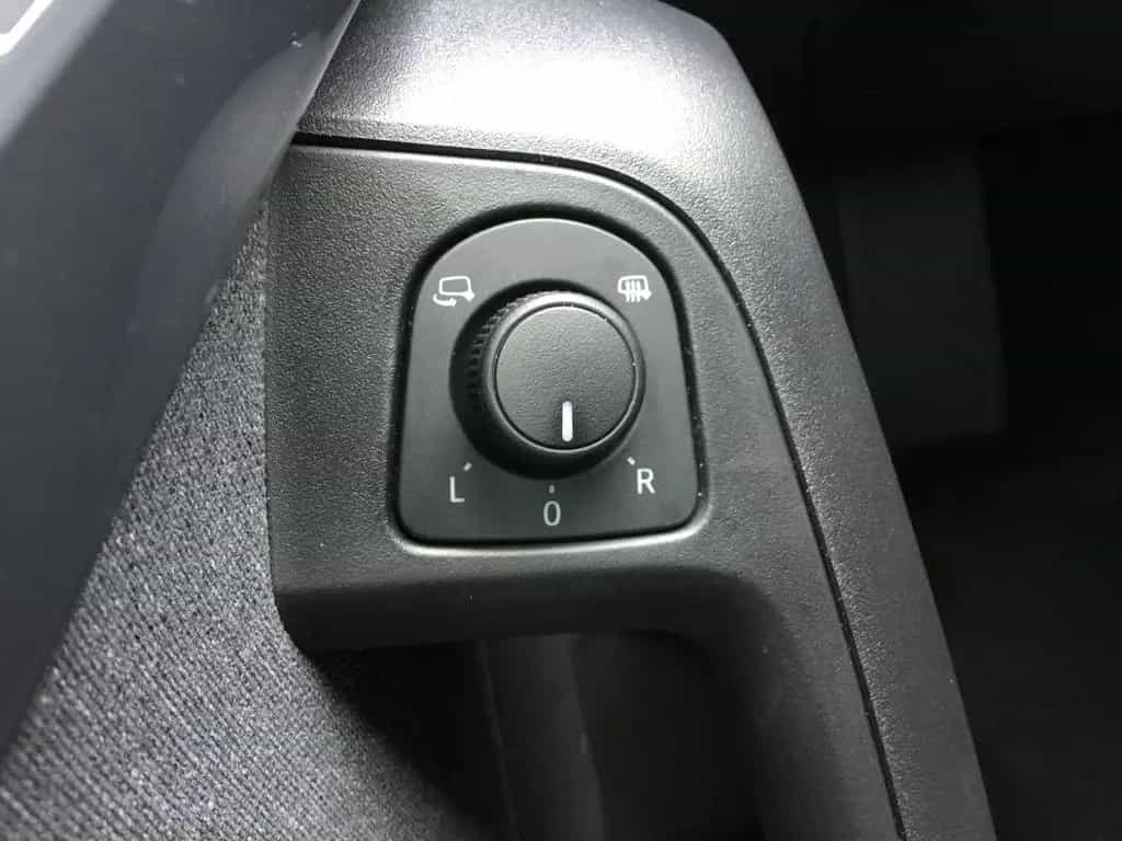 Seat Ateca 2.0 TDI Style DSG+AHK+LED+18"+ACC 01/2026-photo-27