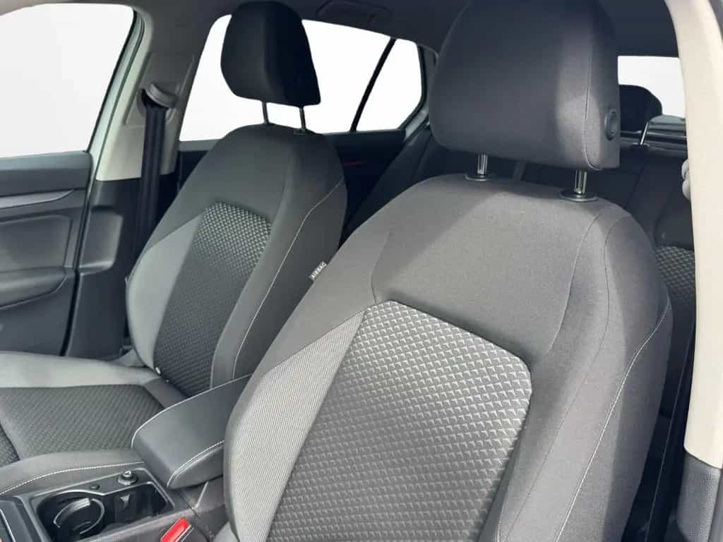 Volkswagen Golf VIII 1.5 TSI "ACTIVE" *STDHZG*LED*NAVI*HUD* 01/2023-photo-7