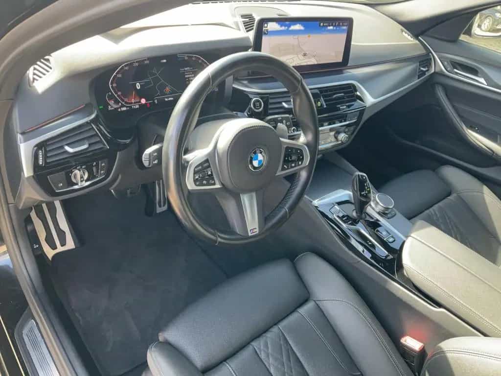 BMW 5 Series 520d T. M-SPORT LED NAVI HUD KAMERA PDC 18" AHK 11/2022-photo-10