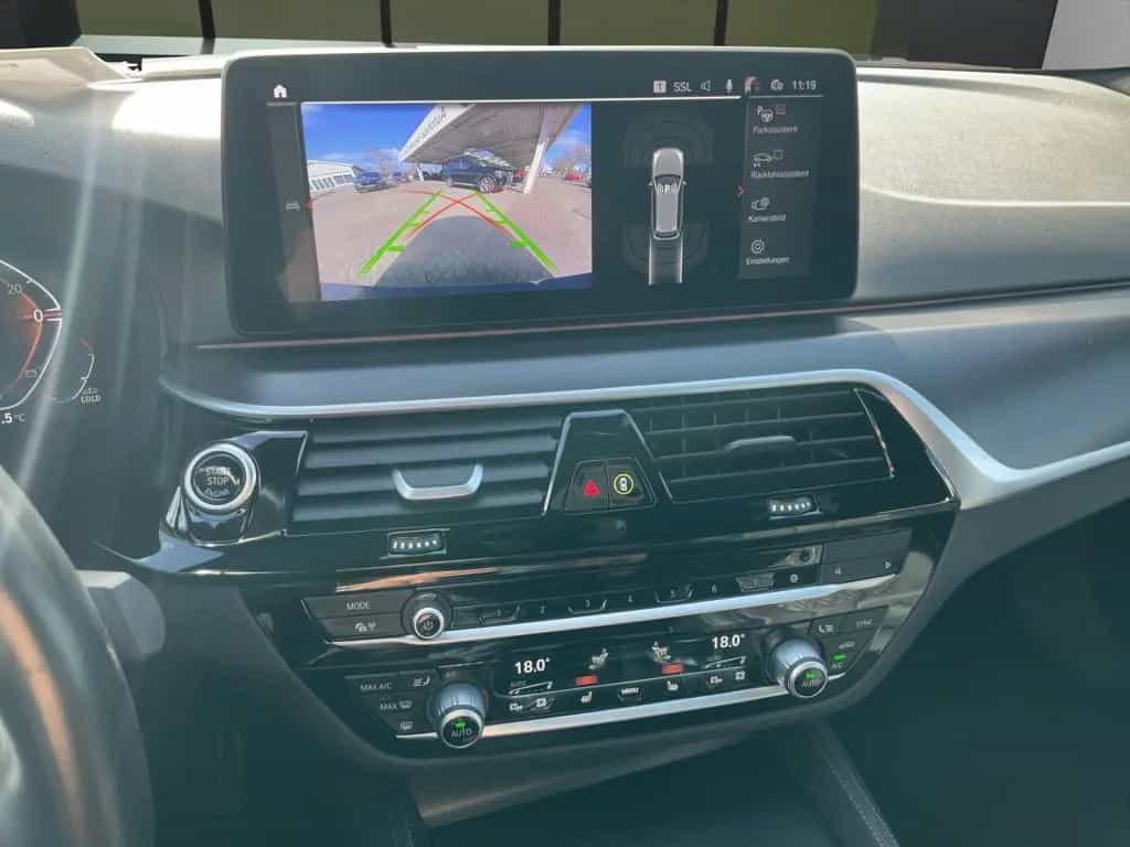 BMW 5 Series 520d T. M-SPORT LED NAVI HUD KAMERA PDC 18" AHK 11/2022-photo-13