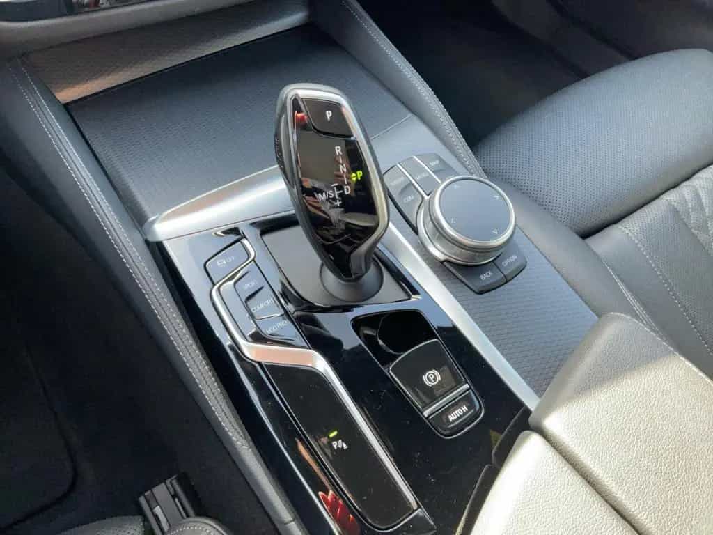 BMW 5 Series 520d T. M-SPORT LED NAVI HUD KAMERA PDC 18" AHK 11/2022-photo-16