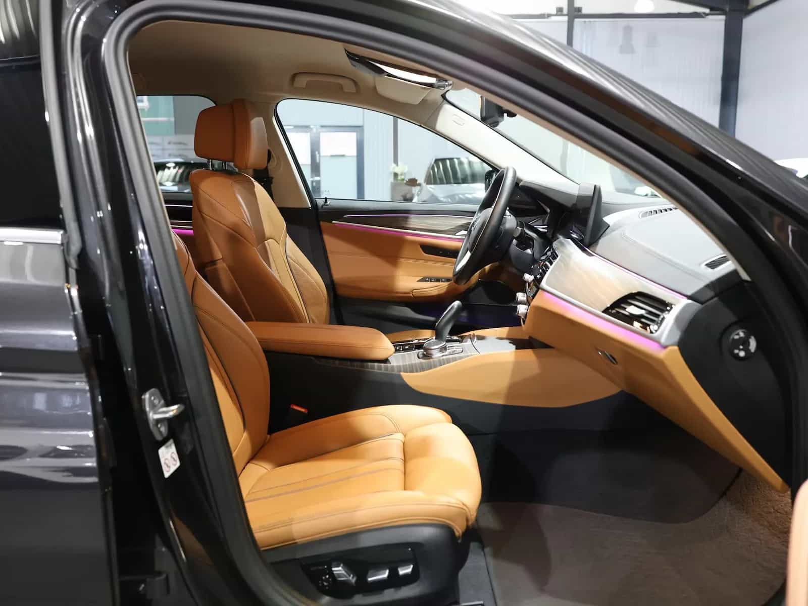 BMW 5 Series 06/2023-photo-20