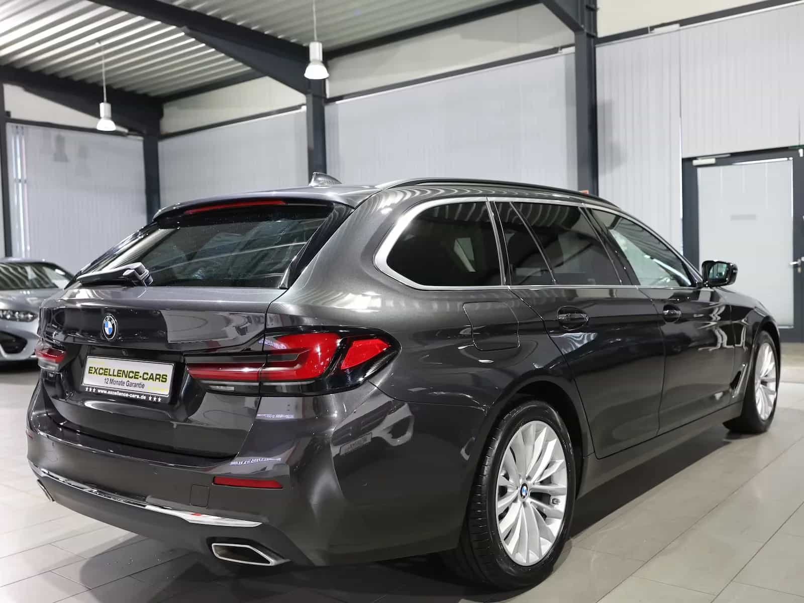 BMW 5 Series 06/2023-photo-7