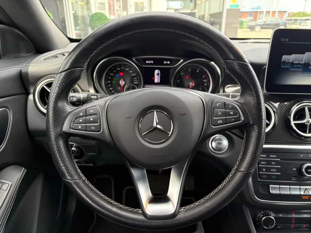 Mercedes-Benz CLA-Class 250 Shooting Brake AMG-Line Kamera PDC Navi 02/2019-photo-14