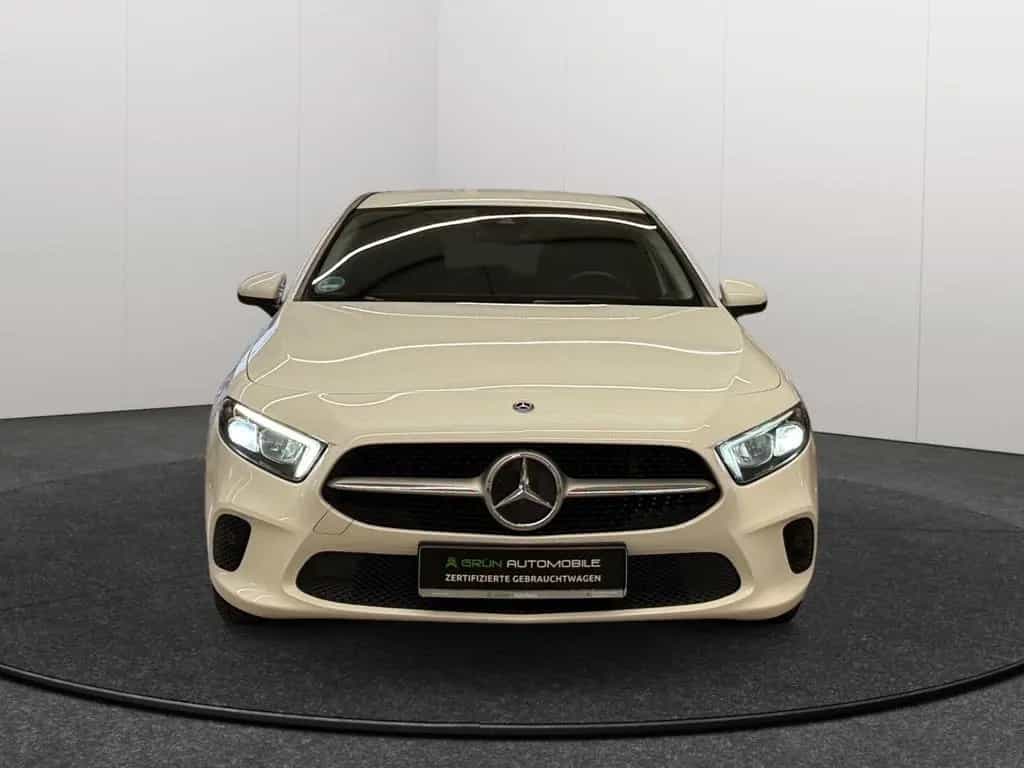 Mercedes-Benz A-Class 220/8Fach/FrontKamera/Navi/Garantie 10/2018-photo-1