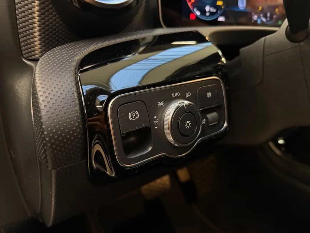 Mercedes-Benz A-Class 220/8Fach/FrontKamera/Navi/Garantie 10/2018-photo-18