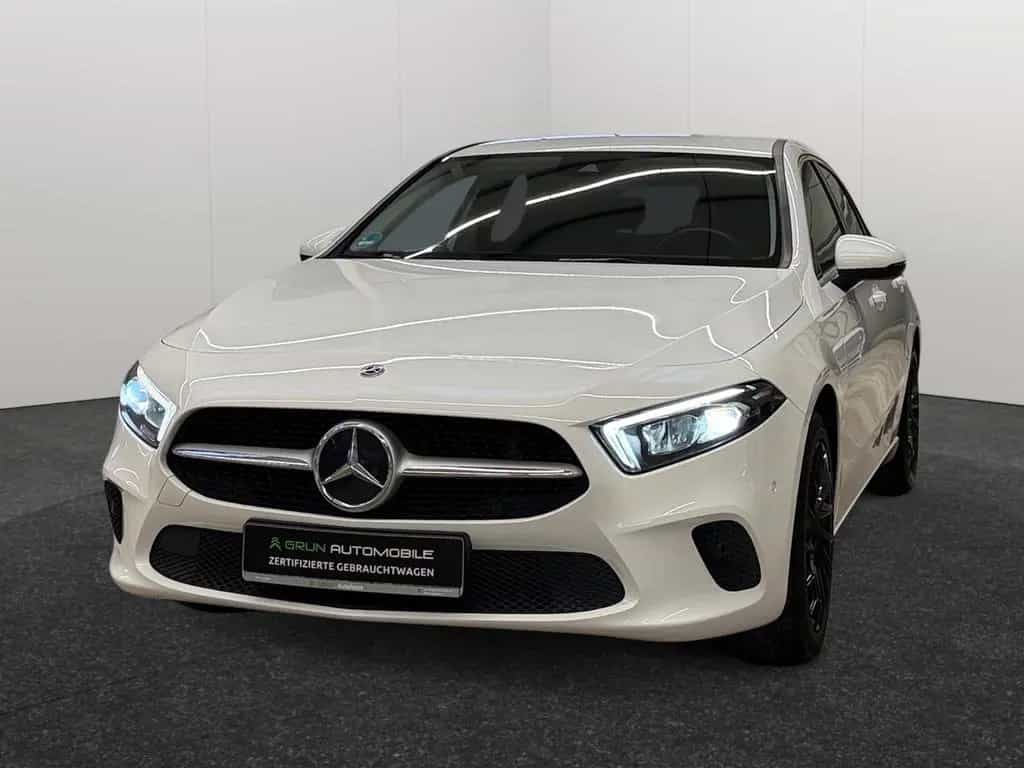 Mercedes-Benz A-Class 220/8Fach/FrontKamera/Navi/Garantie 10/2018-photo-2