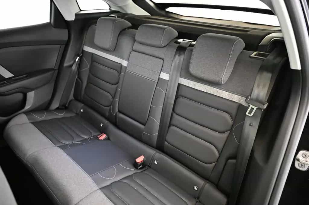 Citroën C4 1.2 PT 130 MAX LED/NAVI/SOUND-PAKET/PANO/H-UP 03/2024-photo-23