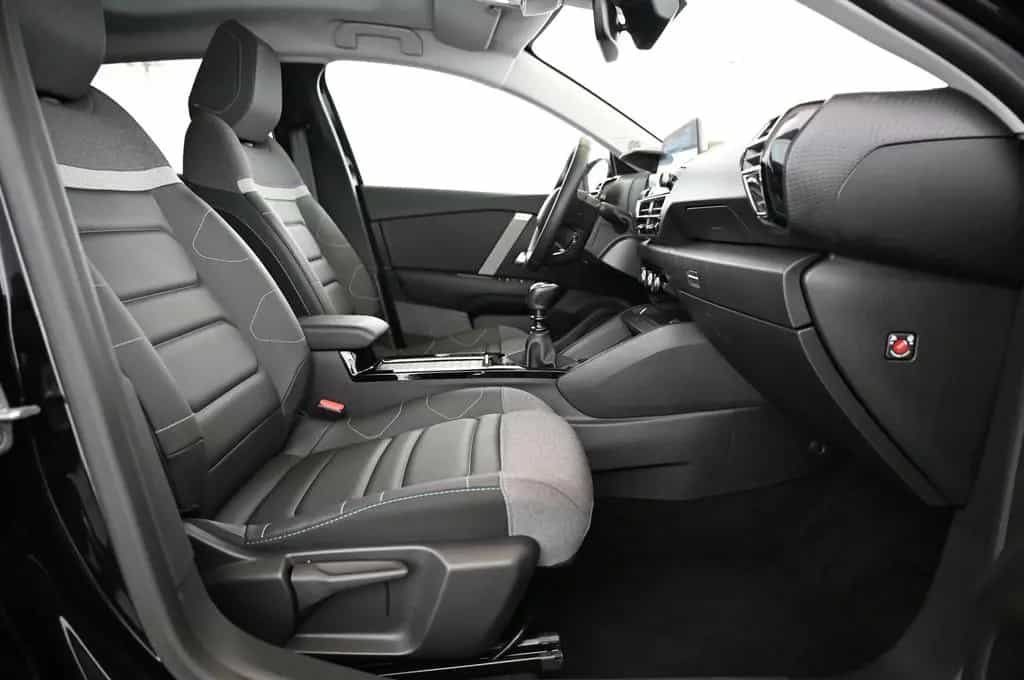 Citroën C4 1.2 PT 130 MAX LED/NAVI/SOUND-PAKET/PANO/H-UP 03/2024-photo-25