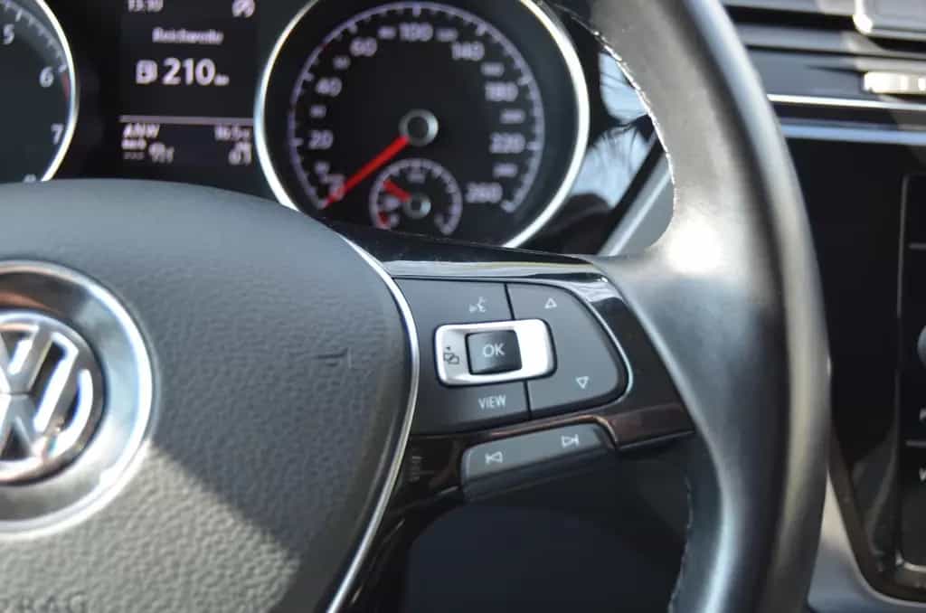 Volkswagen Touran Comfortline*LED*R-Kamrea*ACC*AHK* 02/2020-photo-15