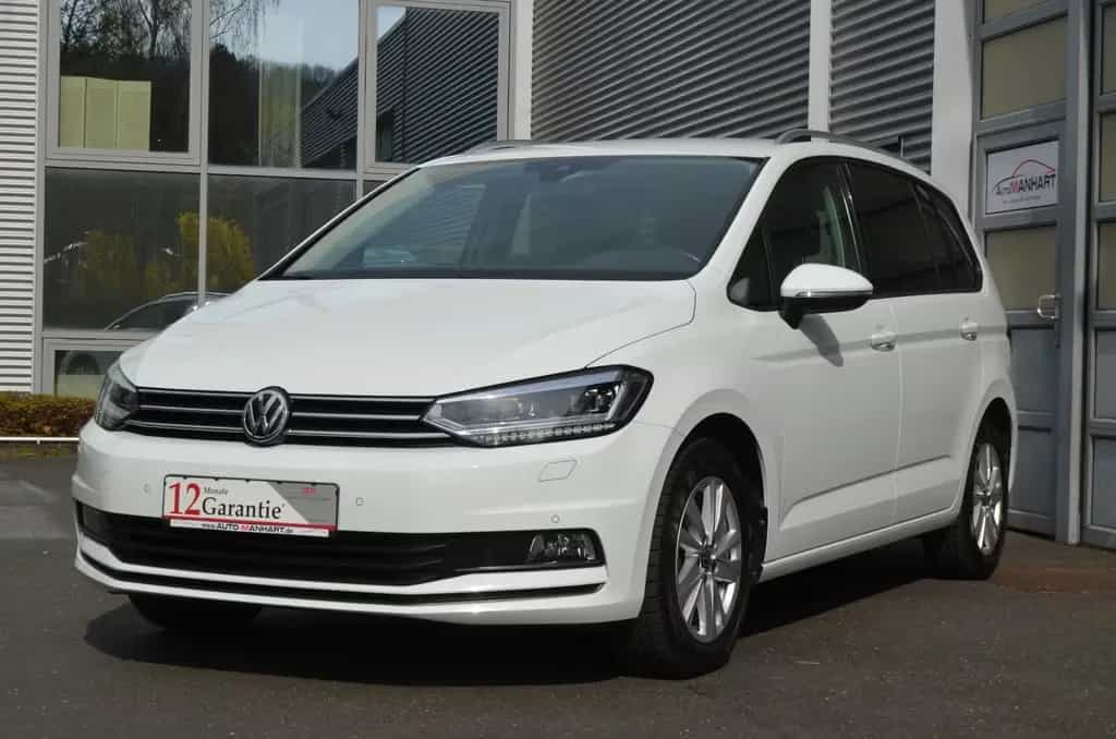 Volkswagen Touran Comfortline*LED*R-Kamrea*ACC*AHK* 02/2020-photo-2