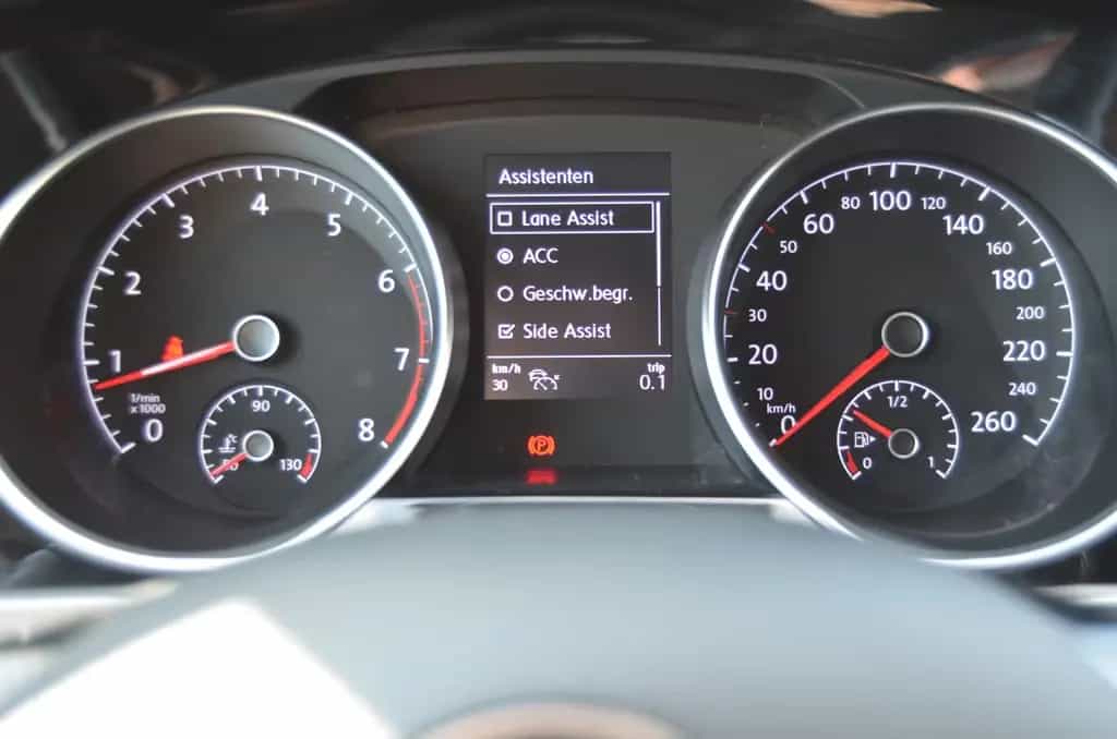 Volkswagen Touran Comfortline*LED*R-Kamrea*ACC*AHK* 02/2020-photo-20