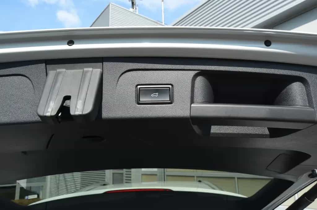 Volkswagen Touran Comfortline*LED*R-Kamrea*ACC*AHK* 02/2020-photo-8