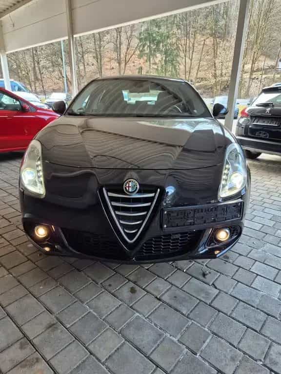 Alfa Romeo Giulietta Turismo*2. Hd*PDC*wenig KM 04/2015-photo-1