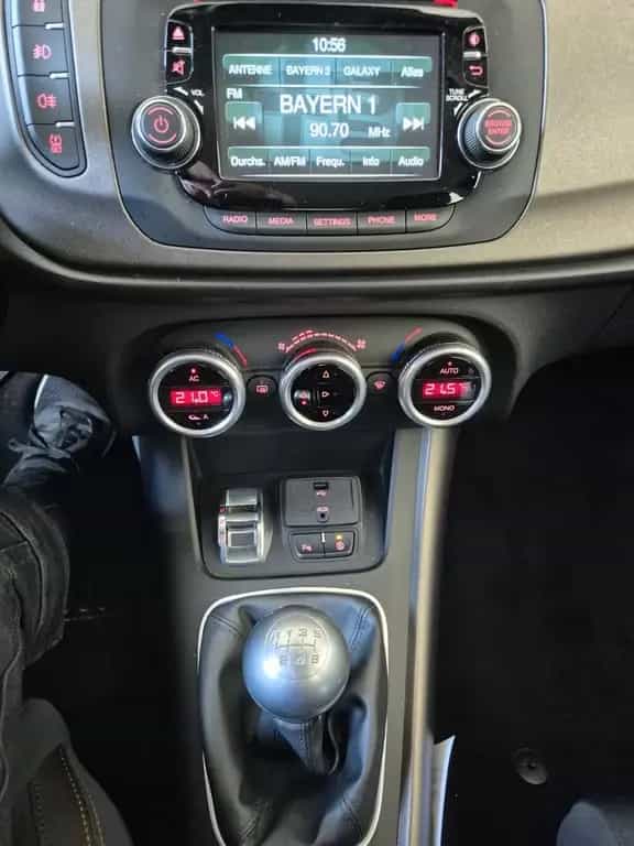 Alfa Romeo Giulietta Turismo*2. Hd*PDC*wenig KM 04/2015-photo-12