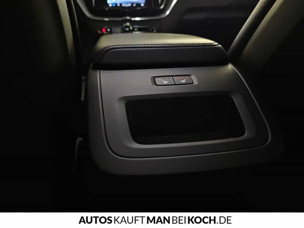 Volvo XC60 B4 D Plus Dark ACC BLIS V-LED 4xSHz MEM HK 02/2024-photo-30