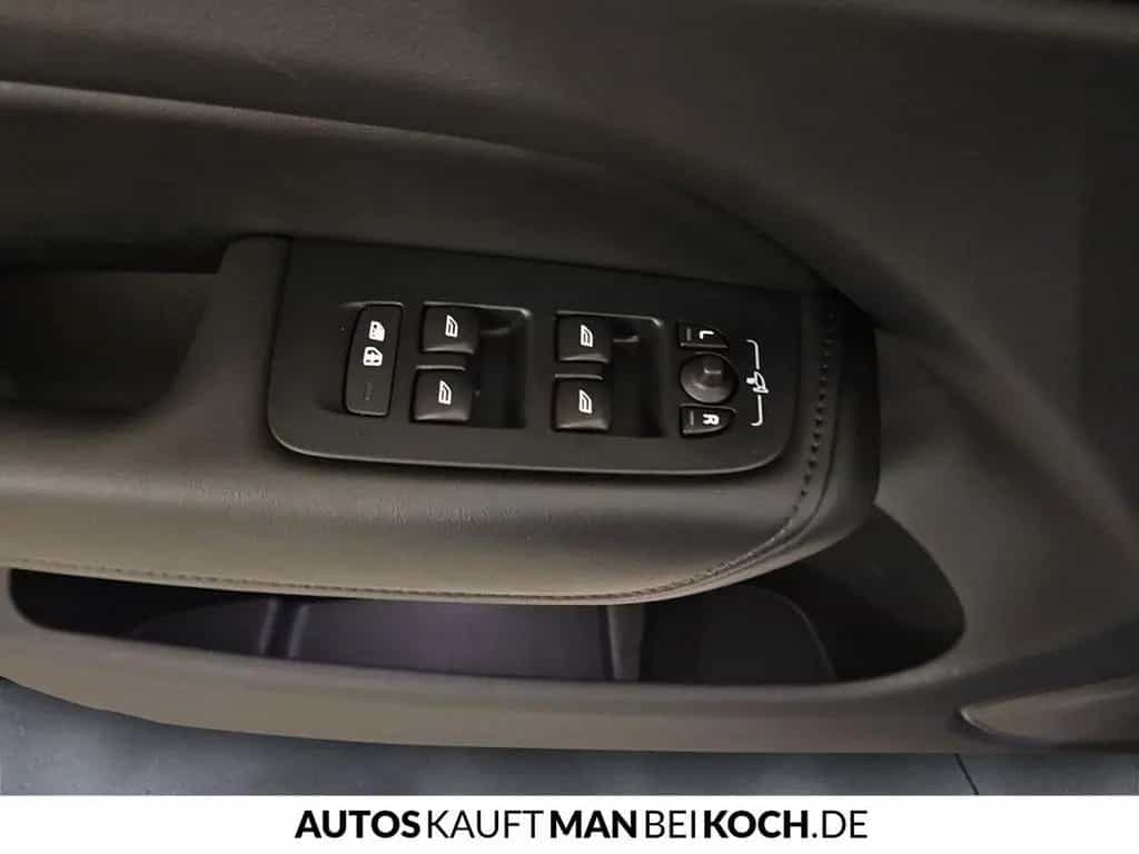 Volvo XC60 B4 D Plus Dark ACC BLIS V-LED 4xSHz MEM HK 02/2024-photo-18
