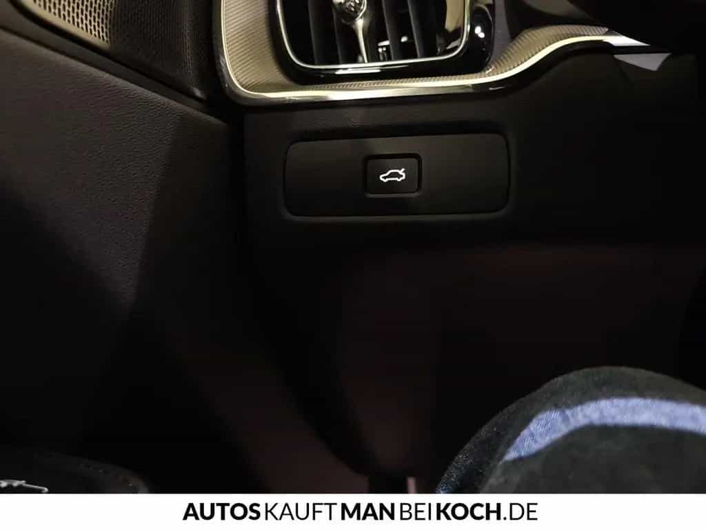 Volvo XC60 B4 D Plus Dark ACC BLIS V-LED 4xSHz MEM HK 02/2024-photo-29