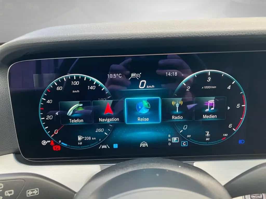 Mercedes-Benz E-Class 200 d T Avantgarde Widescreen MBUX AHK Kamera 10/2020-photo-19