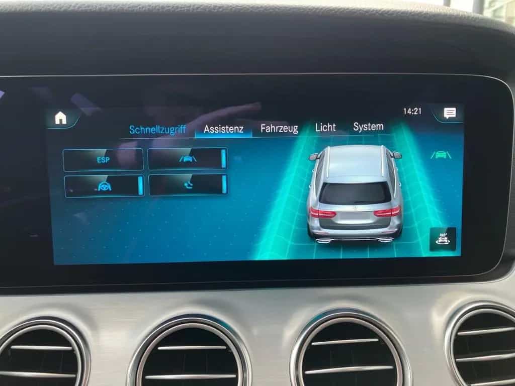 Mercedes-Benz E-Class 200 d T Avantgarde Widescreen MBUX AHK Kamera 10/2020-photo-27