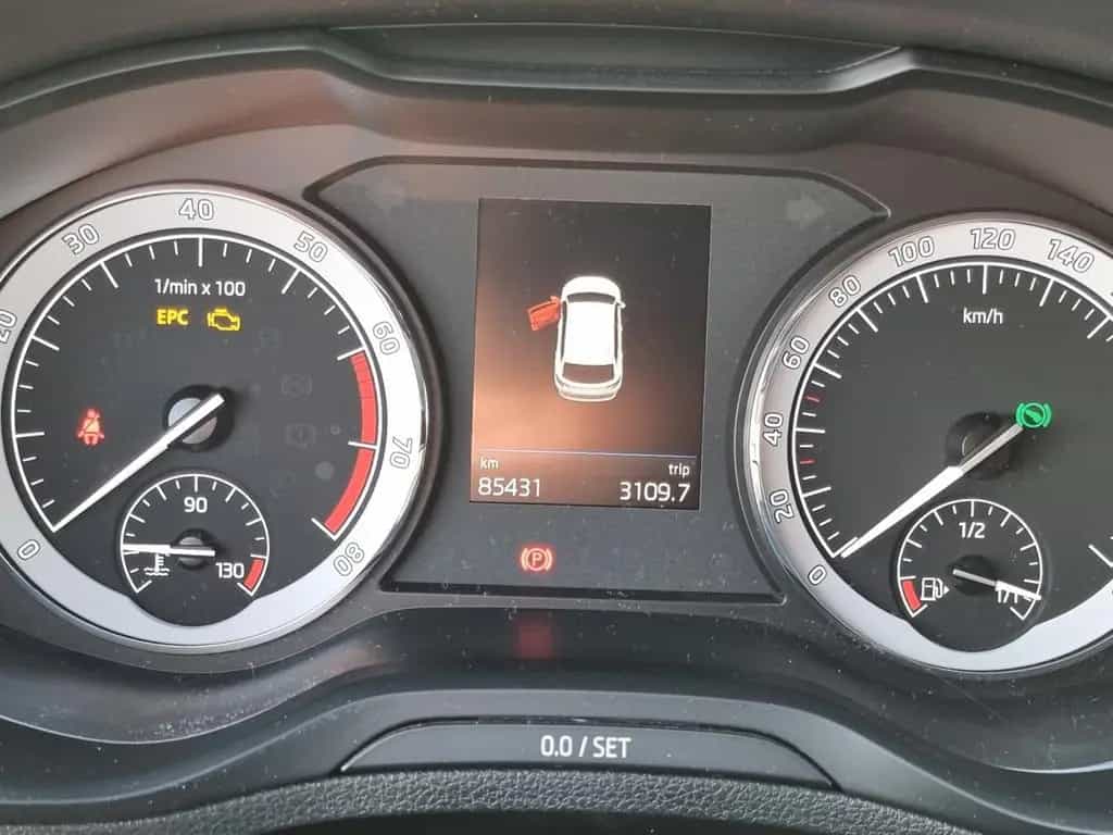 Skoda Karoq 2.0l TSI 7- Gang DSG Allrad SPORTLINE AHK 09/2019-photo-11